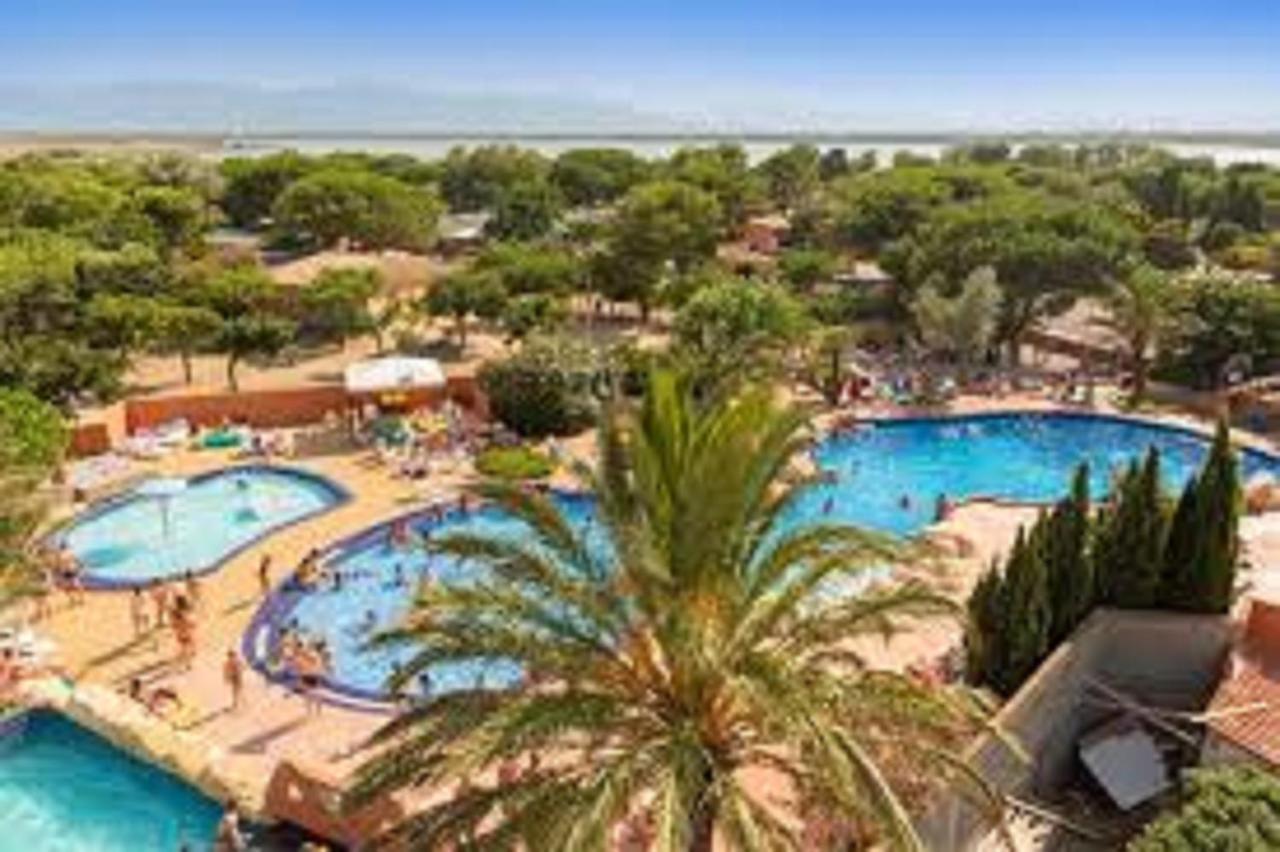 Mhvacances Louent Plusieurs Mobilhomes Dans Camping 4 Etoiles A 200M De La Plage Et Cure Thermale 卡内 外观 照片